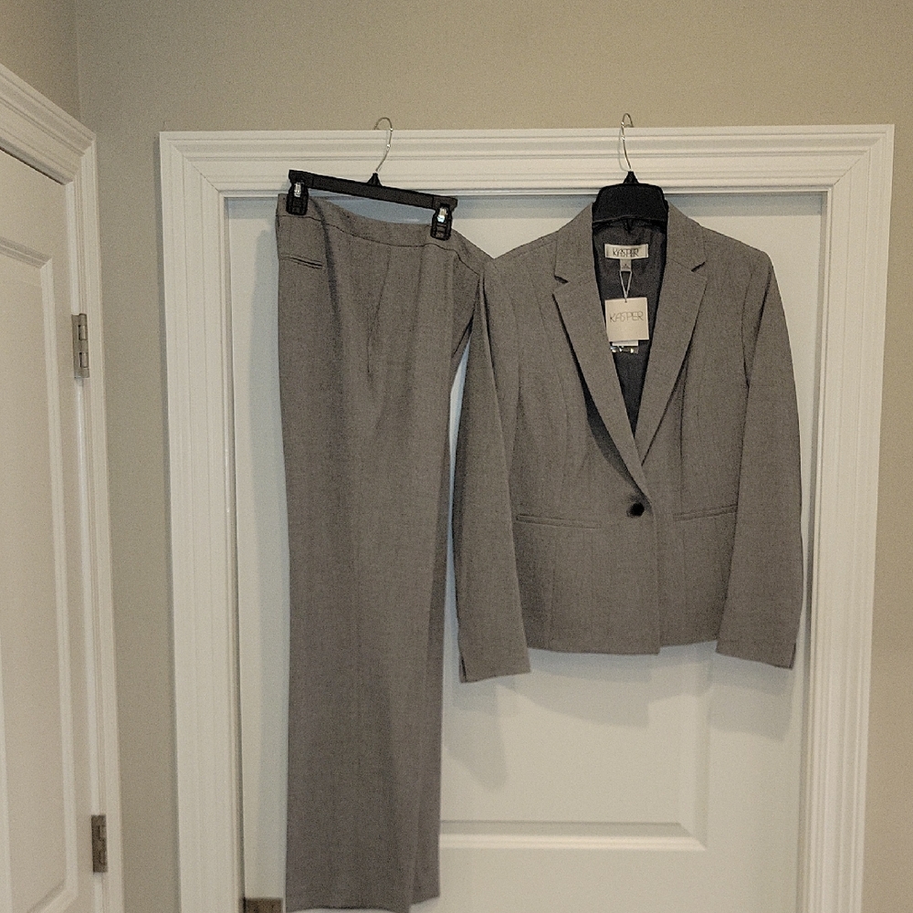Kasper Wonen's Pants Suit
